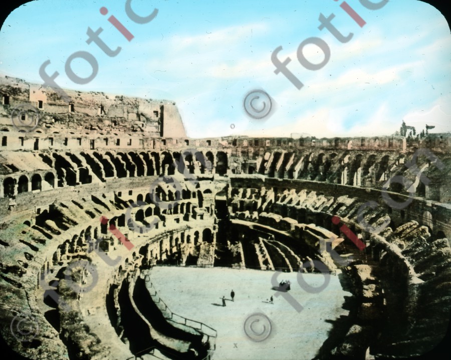 Innnenraum des Kolosseums | Interior of the Coliseum (simon-107-035.jpg)